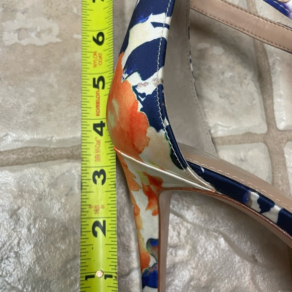NWOT Vince Camuto 3.5" heels Size 7.5M - Picture 3 of 5